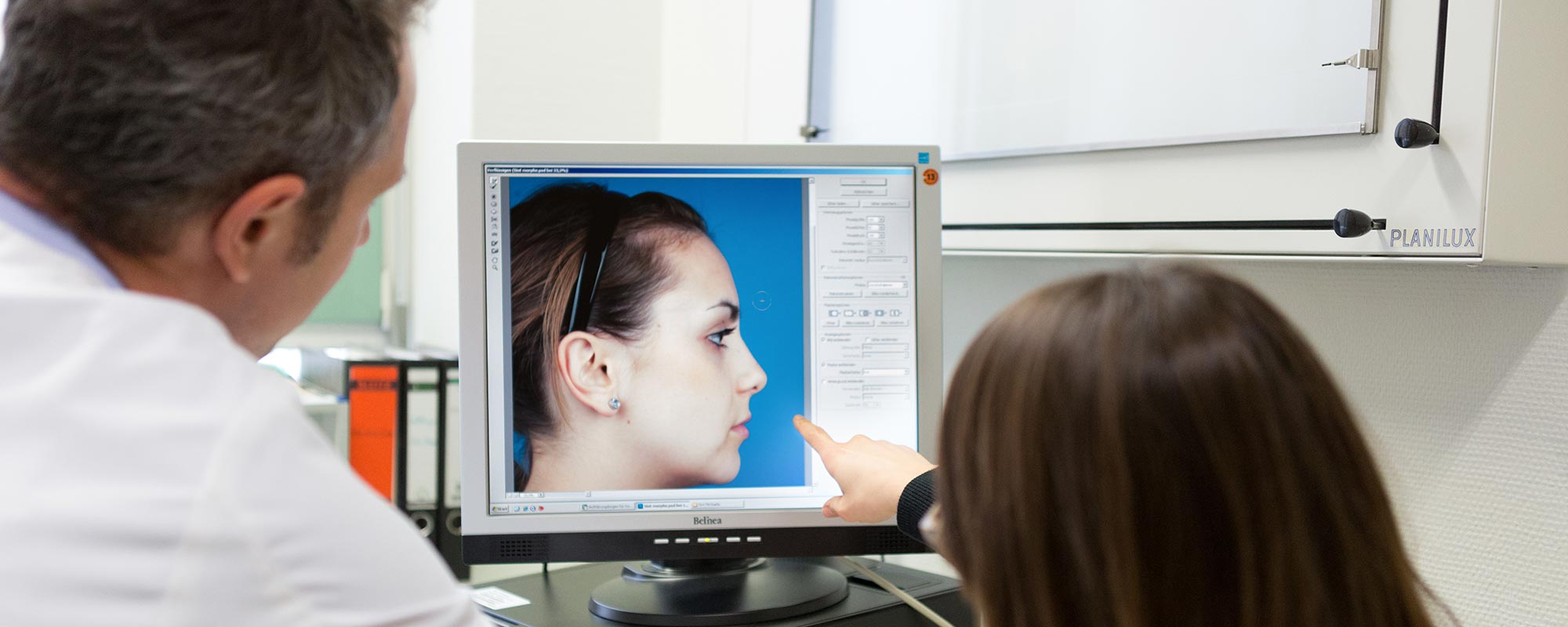 Computersimulation <br> of your nose surgery